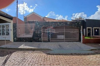 house em Rua Nove de Julho, Centro - Lins - SP