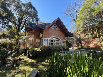 house em Rua Roberto Eduardo Xavier, Vale do Bosque - Gramado - RS