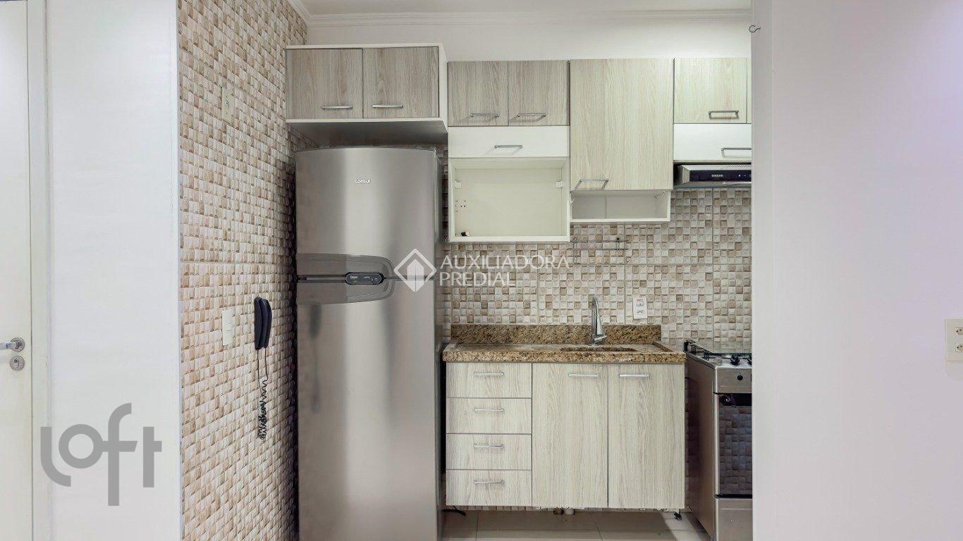 Cozinha , armários pia e balcão ,fogão e outros itens, inclusos.
Não fica a geladeira .