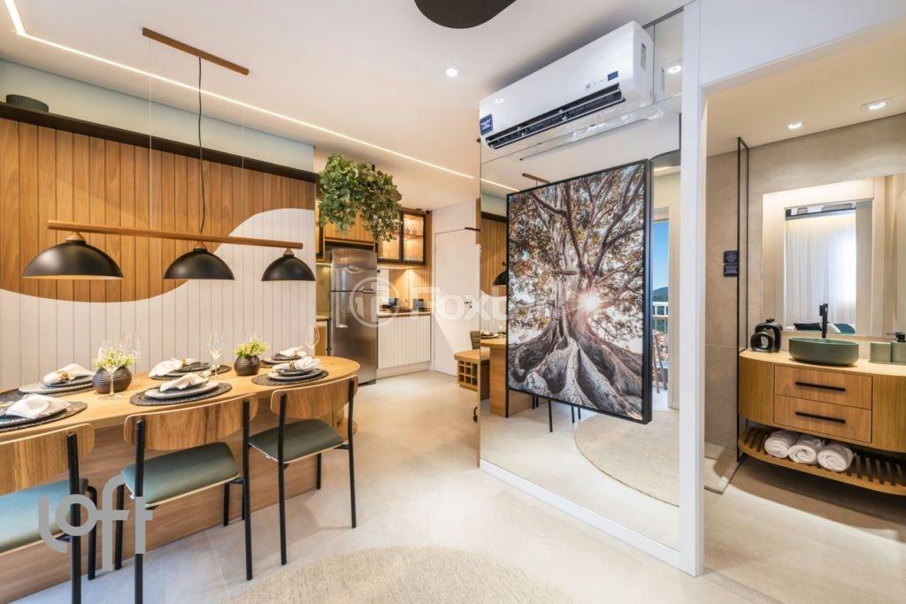 sala-de-jantar-com-mesa-de-madeira-e-lustre-moderno.jpeg