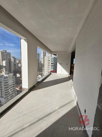apartment em Rua 240, Meia Praia - Itapema - SC