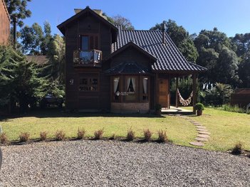 house em Rua Vitorio Carassai, Hortênsias - Canela - RS