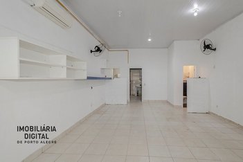business em Avenida Amynthas Jacques de Moraes, Humaitá - Porto Alegre - RS
