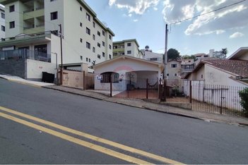 house em Rua Coronel Estevam Franco de Godoy, Centro - Lindóia - SP