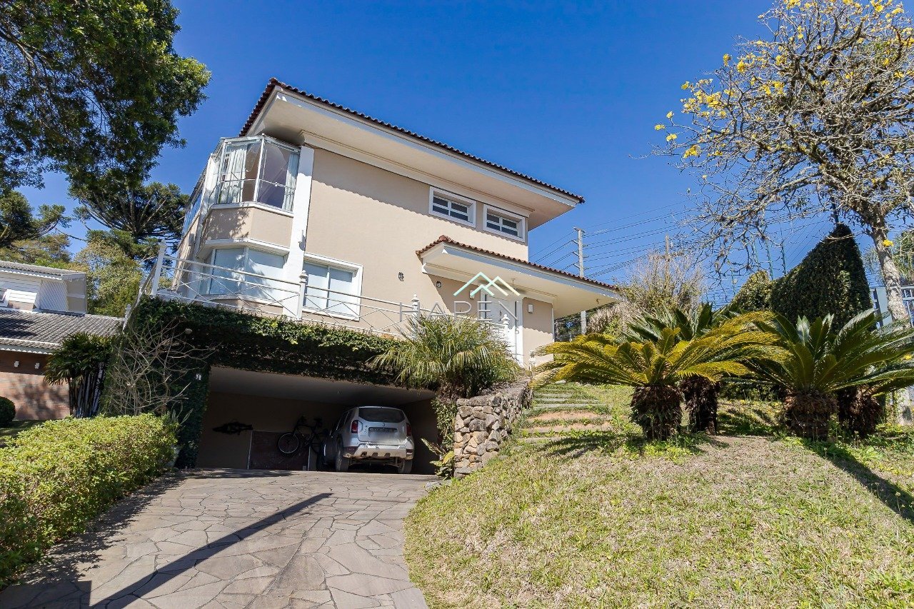 Fachada da Casa à venda em Condomínio Fechado em Santa Felicidade, Curitiba.