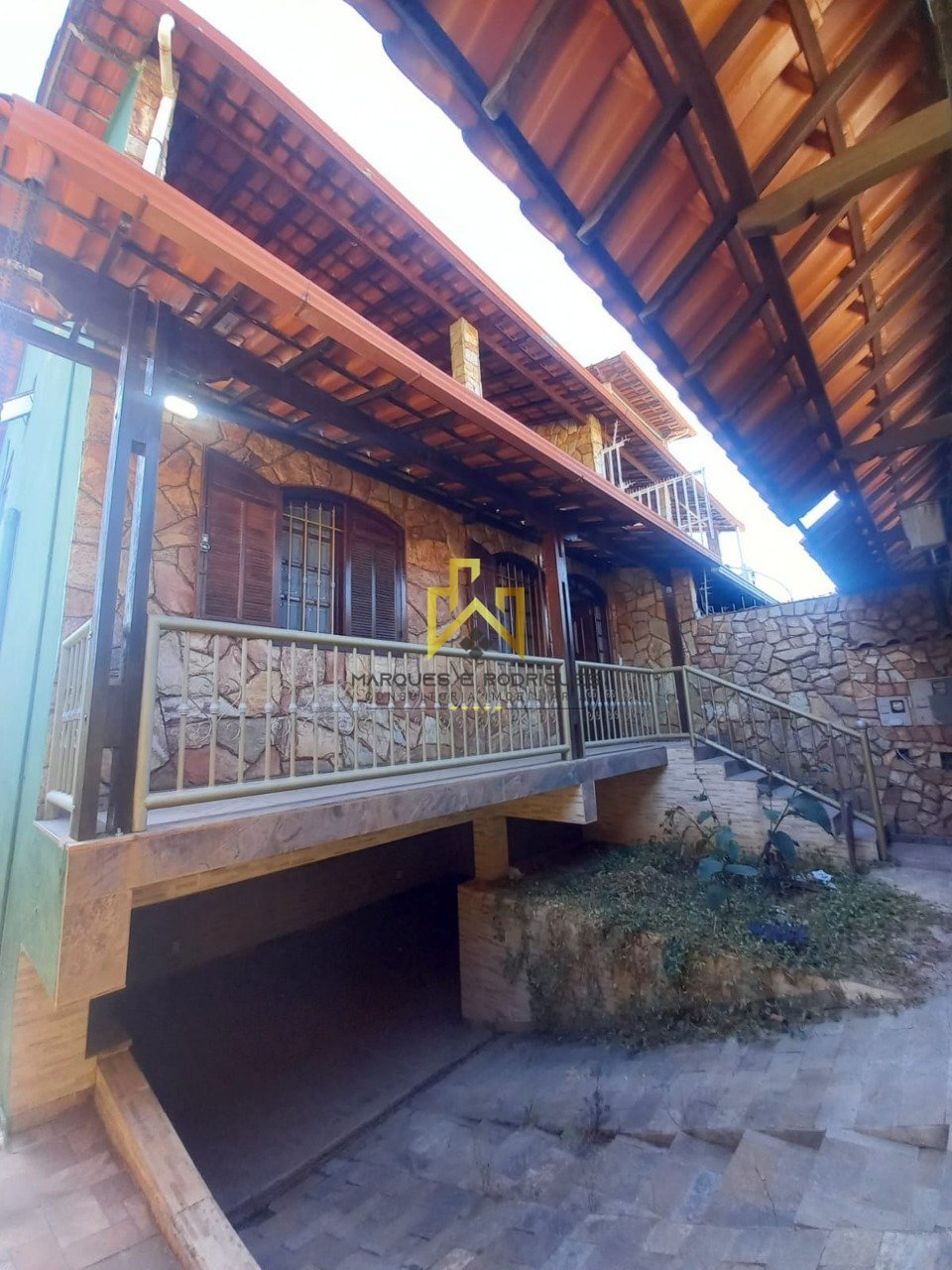 Casa com 7 quartos — Piratininga (Venda Nova), Belo Horizonte