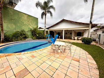 house em Avenida Marjory da Silva Prado, Balneário Praia do Pernambuco - Guarujá - SP