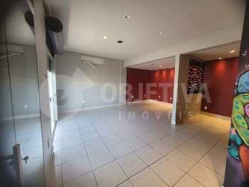 business em Rua José Lélis França, Santa Mônica - Uberlândia - MG