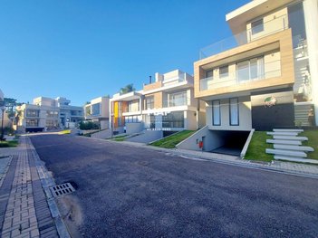 house em Rua Luiz Tramontin, Campo Comprido - Curitiba - PR