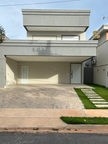 house em Via Principal Planejada Longitudinal Leste 2, Condomínio Belvedere - Cuiabá - MT