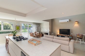 apartment em Rua Monte Alverne, Chácara das Pedras - Porto Alegre - RS