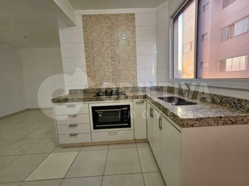 apartment em Avenida Alice de Oliveira e Silva, Jardim Holanda - Uberlândia - MG