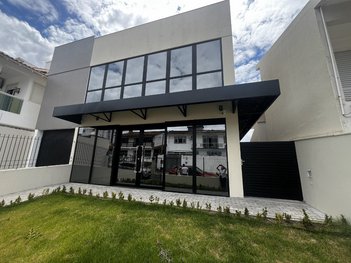 commercial_property em Rua Professora Cremilde de Oliveira, Jardim Atlântico - Florianópolis - SC