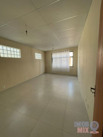 office em Rua Umbú, Passo da Areia - Porto Alegre - RS