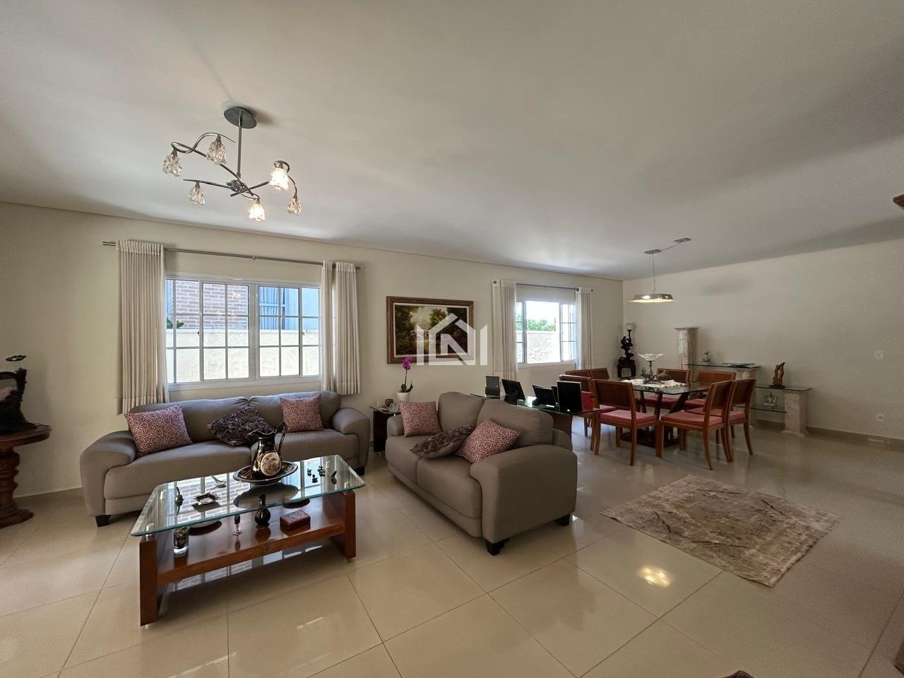 Casa à venda no condominio Orvalho - living