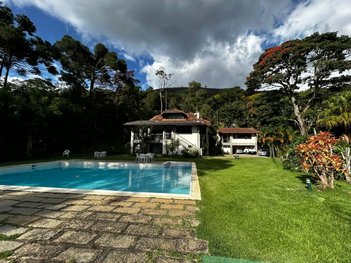 house em Rua Doutor Bina Calembe, Nogueira - Petrópolis - RJ
