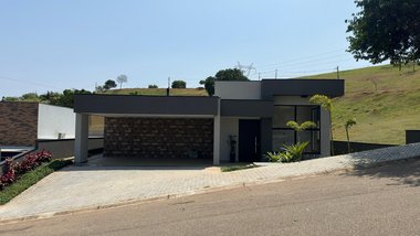 house em Rua das Sibipirunas, Condomínio Terras de Santa Cruz - Bragança Paulista - SP