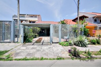 house em Rua Heitor Kramer, Guarujá - Porto Alegre - RS