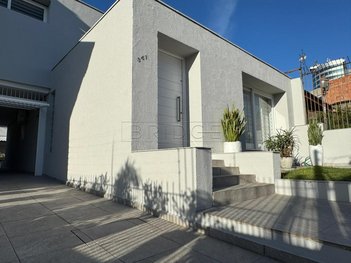 house em Rua Comendador Creidy, Chácara das Pedras - Porto Alegre - RS