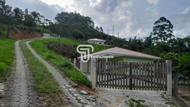 agricultural em Rodovia Prefeito João Brasil de Azevedo, Encruzilhada - Biguaçu - SC