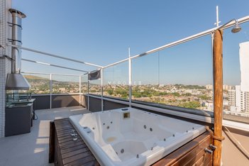 apartment em Rua Cervantes, Jardim Botânico - Porto Alegre - RS