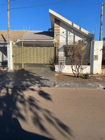 house em Rua Maria Bertolina Carolino, Loteamento Sumaré - Maringá - PR