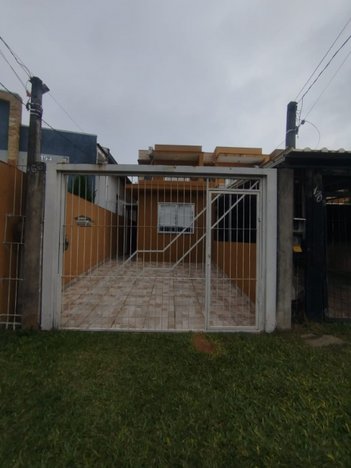 house em Avenida Capitão Garibaldi Pinto dos Santos, Parque Granja Esperança - Cachoeirinha - RS
