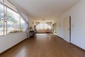 house em Rua Cássio Martins Vilaça, Pacaembu - São Paulo - SP
