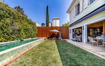 house em Rua Escócia, Jardim Europa - São Paulo - SP