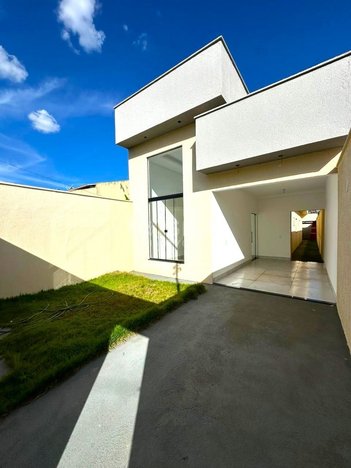 house em Avenida dos Democratas, Setor Garavelo - Aparecida de Goiânia - GO