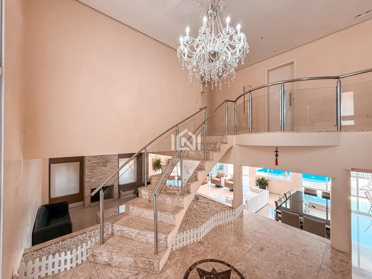 casa a venda no condominio parque das artes - acesso aos quartos