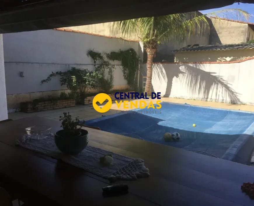 Casa com 3 quartos — Santa Mônica, Belo Horizonte