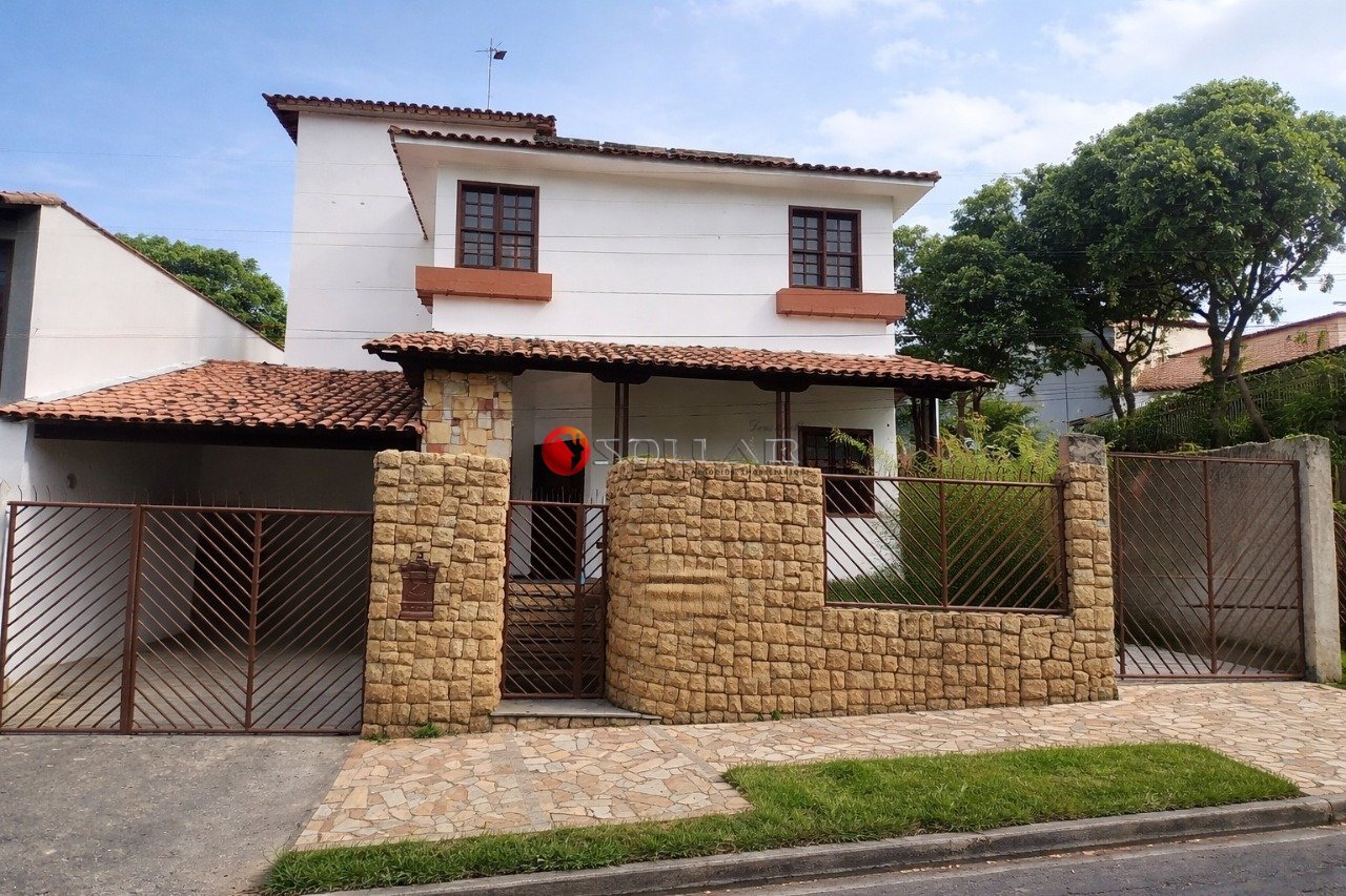 Casa com 4 quartos — Planalto, Belo Horizonte