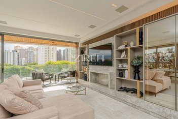 apartment em Rua Doutor Alexandre Gutierrez, Água Verde - Curitiba - PR