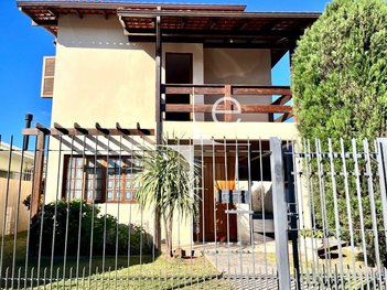 house em Rua Manoel Soares D'Azevedo Maia, Carianos - Florianópolis - SC