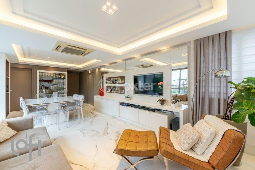 08-Prof. Fitzgerald, 101 Ap. 302 (Ivana Knop).jpg