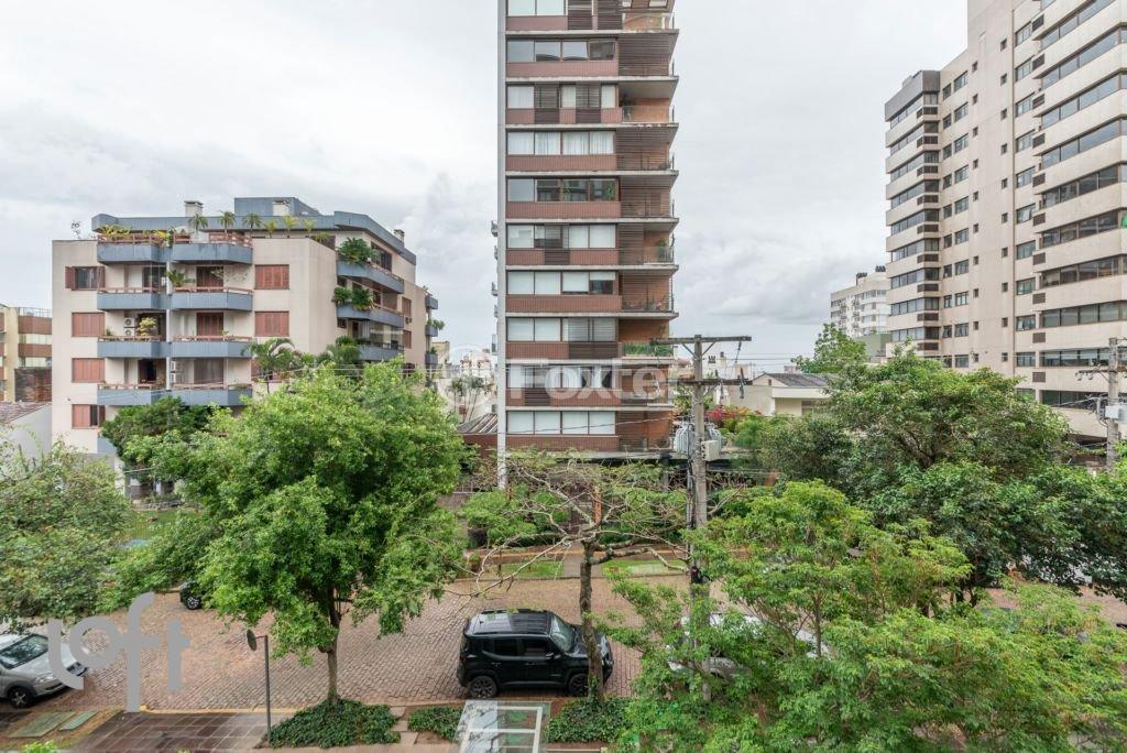 11-Prof. Fitzgerald, 101 Ap. 302 (Ivana Knop).jpg