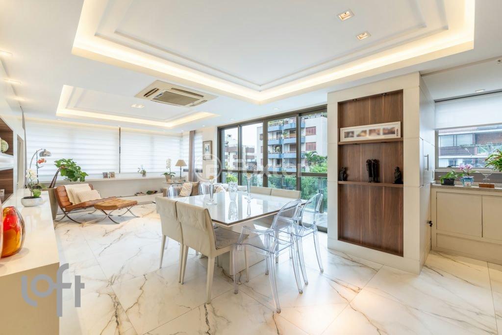 02-Prof. Fitzgerald, 101 Ap. 302 (Ivana Knop).jpg