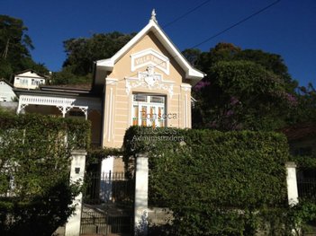 house em Monsenhor Bacelar, Centro - Petrópolis - RJ