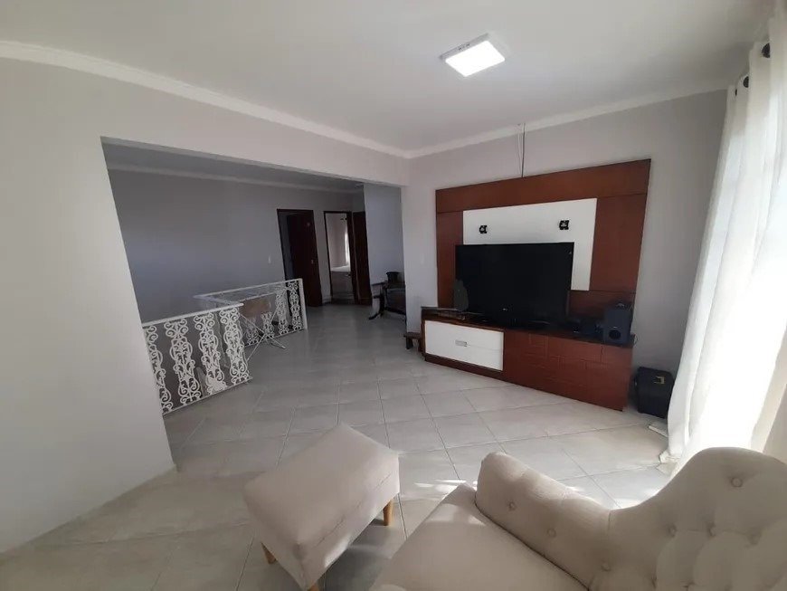 6 casa-com-3-quartos-a-venda-206m-no-carianos-florianopolis (14)