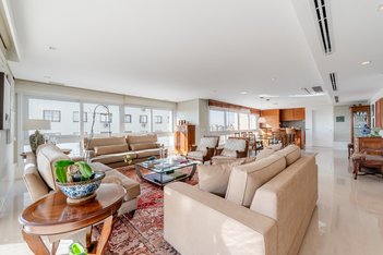 apartment em Avenida Coronel Lucas de Oliveira, Boa Vista - Porto Alegre - RS