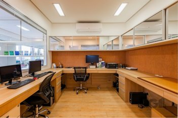 office em Avenida Teixeira Mendes, Chácara das Pedras - Porto Alegre - RS