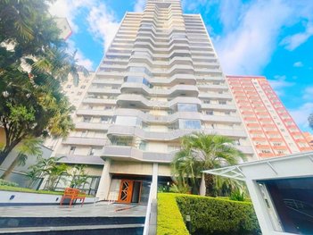 apartment em Rua Estêvão Bayão, Batel - Curitiba - PR