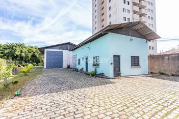 industrial em Rua José Maria Pinto Zilli, Jardim das Pedras - São Paulo - SP