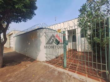 house em Avenida Professor Augusto Cezar, Centro - Araraquara - SP
