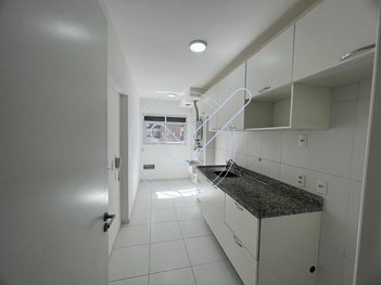 apartment em Avenida Sebastião Davino dos Reis, Jardim Tupanci - Barueri - SP