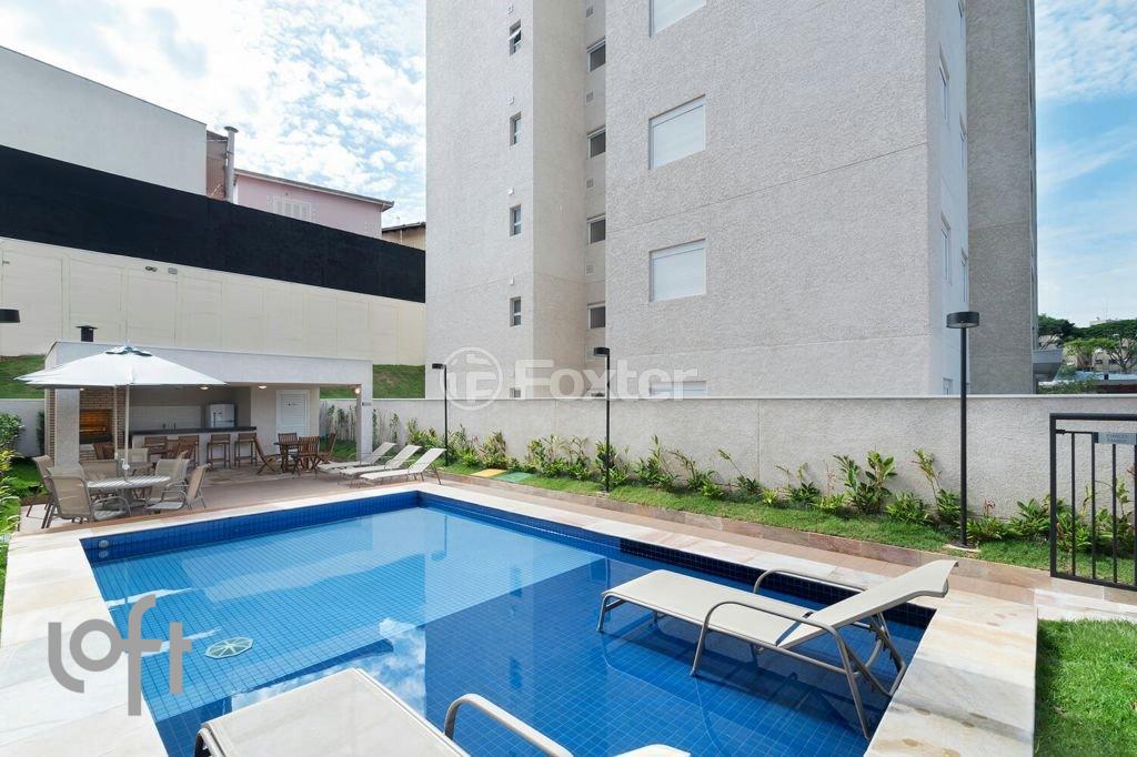 area-de-lazer-com-piscina-e-churrasqueira