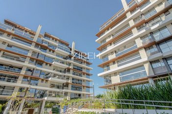 apartment em Rua Brasílio Itiberê, Água Verde - Curitiba - PR