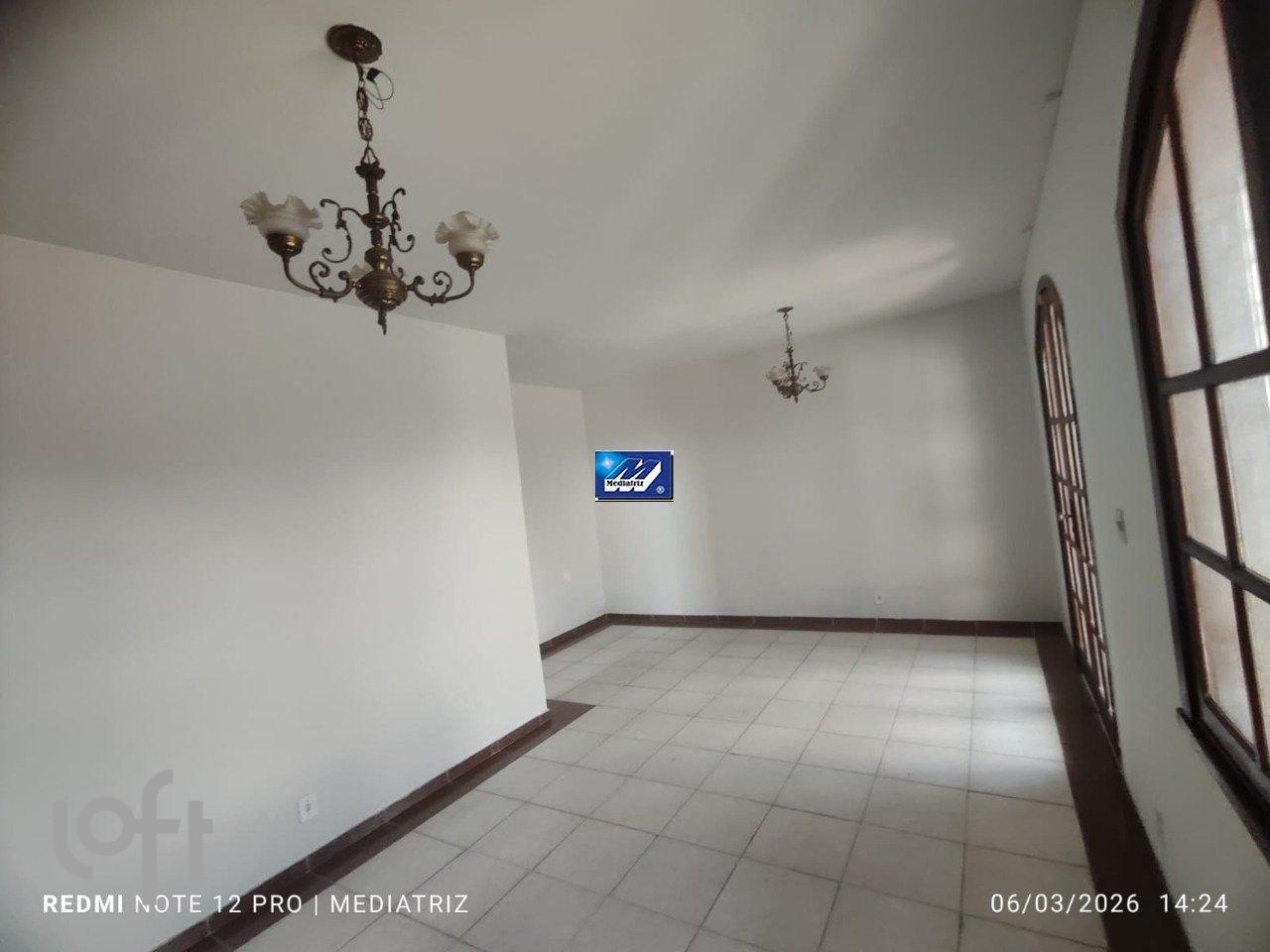 Casa com 4 quartos — Planalto, Belo Horizonte