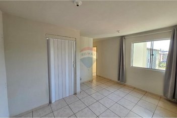 apartment em Rua Thereza Lopes Skroski, Santa Cândida - Curitiba - PR